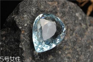 海藍寶是幾月生辰石？來自大海的生辰祝福