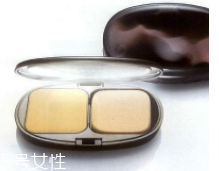 固體粉底怎么畫好看？5步打造光滑肌膚