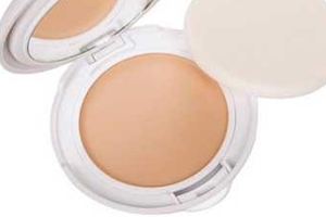 固體粉底怎么畫好看？5步打造光滑肌膚