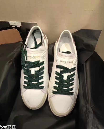 圣羅蘭小白鞋偏大偏??？今年最火的小白鞋就是它了