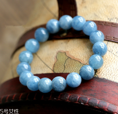 海藍寶石戴哪只手？最佳的天然護身符