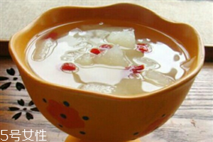 冰糖雪梨是熱喝還是涼喝好？冰糖雪梨怎么做？