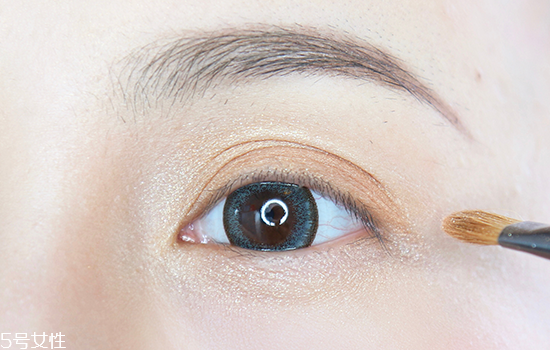南瓜色眼影怎么畫？南瓜色眼妝畫法教程
