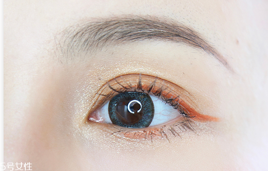 南瓜色眼影怎么畫？南瓜色眼妝畫法教程