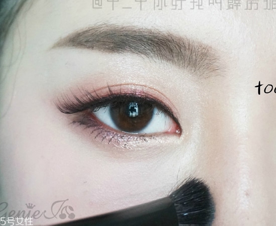 桃花眼妝容好看嗎？桃花眼妝容教程