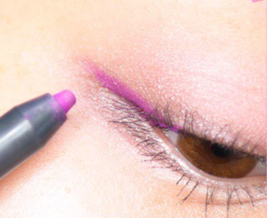 桃花眼妝容好看嗎？桃花眼妝容教程