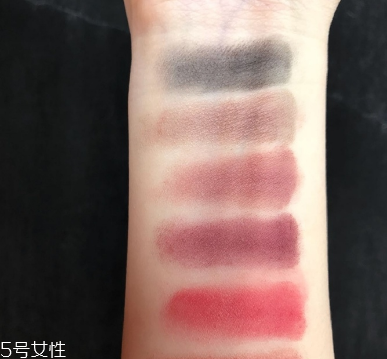 zoeva眼影多少錢？zoeva queens guard眼影盤試色