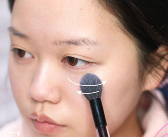 桃花眼妝容好看嗎？桃花眼妝容教程