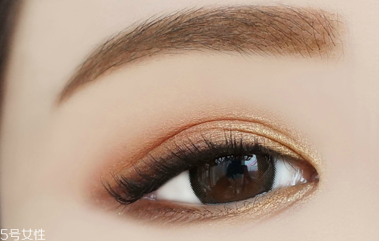 冬天眼影適合什么顏色？黃皮選擇南瓜色的理由