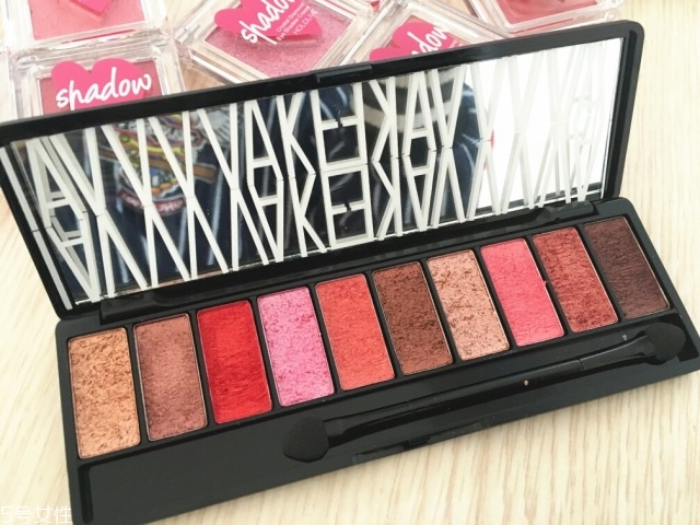 hold live眼影好用嗎？顯色度超贊