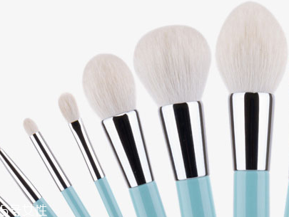 眼影刷和眼影棒哪個值得買？眼影刷水貂毛最好
