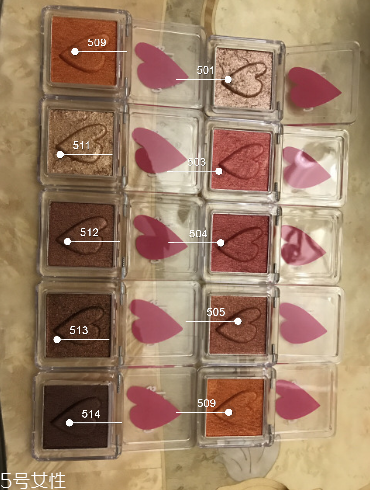 hold live單色眼影好用嗎？興起的國(guó)貨眼影試色