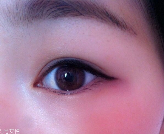 內(nèi)雙怎么畫眼線？?jī)?nèi)雙眼皮畫眼妝技巧