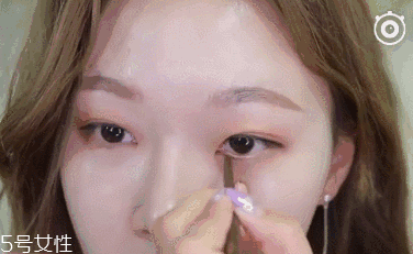 內(nèi)雙怎么畫眼線？?jī)?nèi)雙眼皮畫眼妝技巧