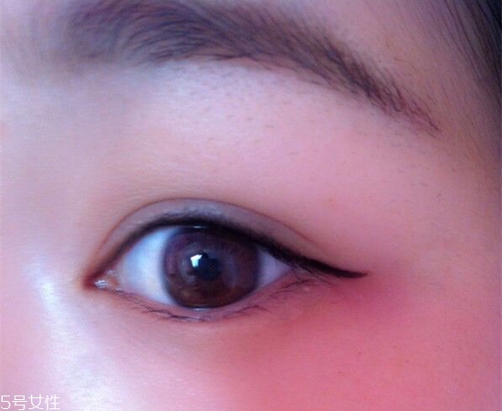 內(nèi)雙怎么畫眼線？?jī)?nèi)雙眼皮畫眼妝技巧