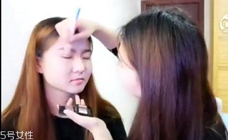 內(nèi)雙怎么畫眼線？?jī)?nèi)雙眼皮畫眼妝技巧