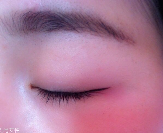 內(nèi)雙怎么畫眼線？?jī)?nèi)雙眼皮畫眼妝技巧