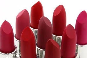 中年女性如何挑選口紅色號？帶藍(lán)色調(diào)唇色最美