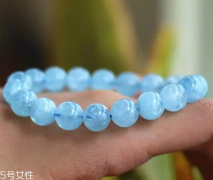 海藍(lán)寶會越戴越藍(lán)嗎？神奇的海水寶石