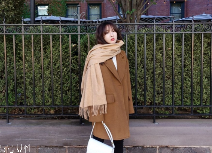 什么顏色圍巾顯臉白？選擇這幾條準沒錯