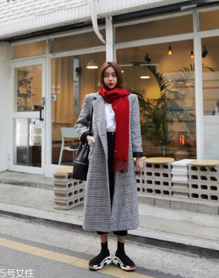 什么顏色圍巾顯臉白？選擇這幾條準沒錯