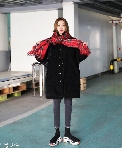 什么顏色圍巾顯臉白？選擇這幾條準沒錯