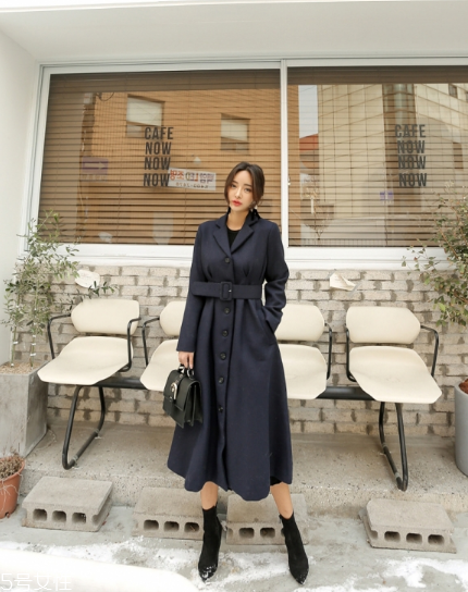 小個子適合穿過膝大衣嗎？這樣穿分分鐘視覺增高