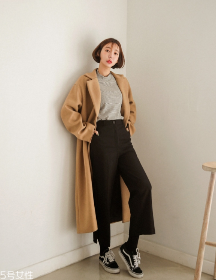 小個子適合穿過膝大衣嗎？這樣穿分分鐘視覺增高