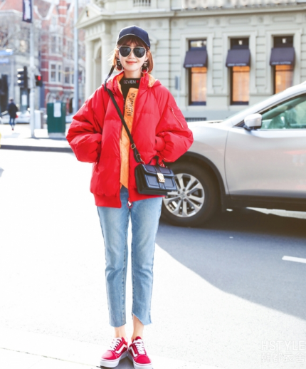紅色羽絨服搭配什么褲子？四種混搭讓你潮范兒十足