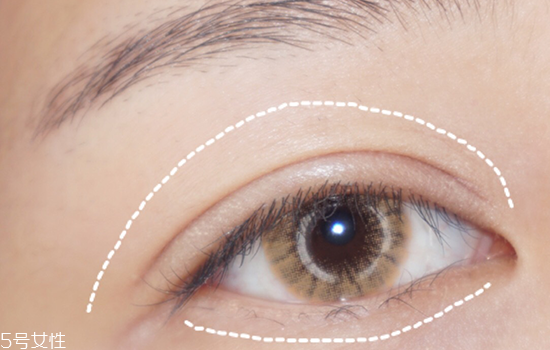 大地色眼影是什么顏色？上班族大眼妝教程