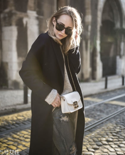 大衣什么顏色好看？這些顏色時髦又精致