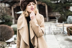 大衣什么顏色好看？這些顏色時髦又精致