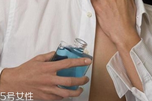 男士香水什么時(shí)候噴最好？出門前二十分鐘