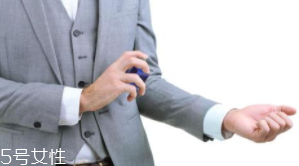 男士香水什么時(shí)候噴最好？出門前二十分鐘