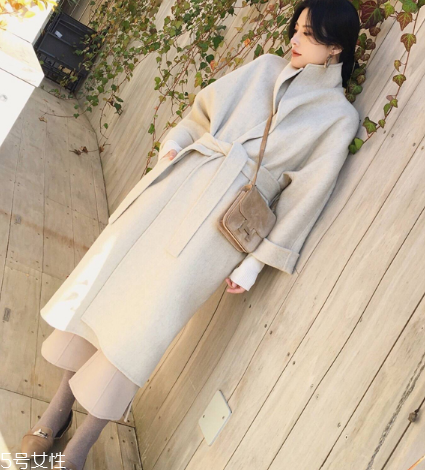 大衣要買大一號(hào)嗎？不只是顯瘦顯高那么簡(jiǎn)單
