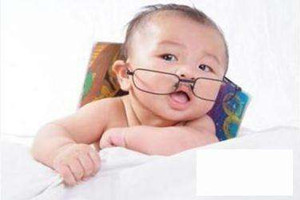 怎樣防止嬰幼兒弱視問題？三種方法合理預(yù)防