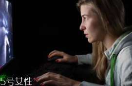 熬夜長(zhǎng)膘什么原因？疲勞使人食欲大開