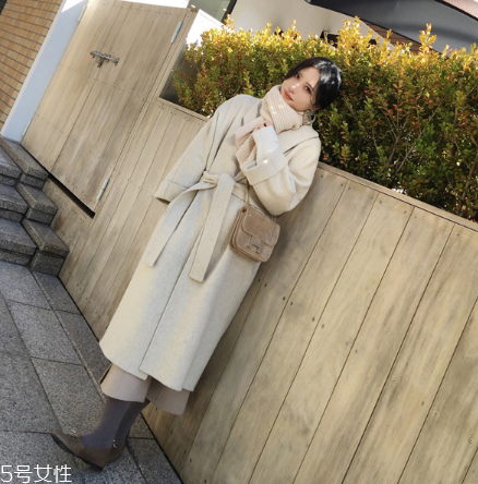 大衣會(huì)越穿越大嗎？一定要注意這幾個(gè)壞習(xí)慣