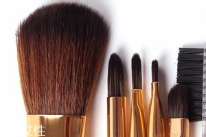 化妝刷買回來要洗嗎？為了衛(wèi)生要清洗