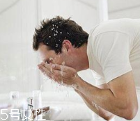 洗臉時(shí)一定要順時(shí)針嗎？只是一種習(xí)慣