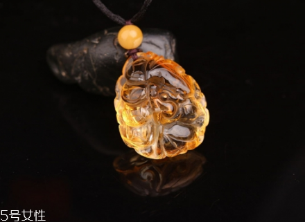 黃水晶戴左手還是右手？水晶佩戴大有講究