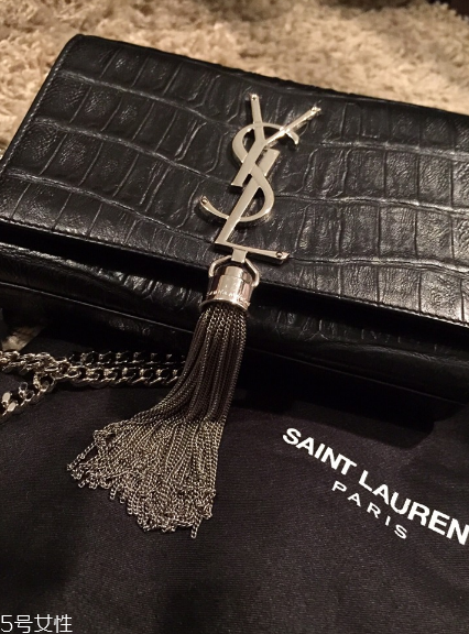 ysl流蘇包多少錢？伴隨明星出鏡率最高的包包