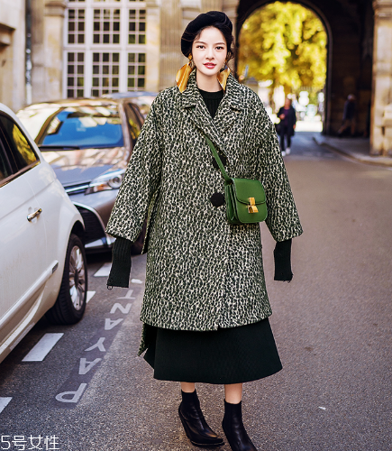 豹紋外套如何搭配？這樣穿絕對時髦感爆棚