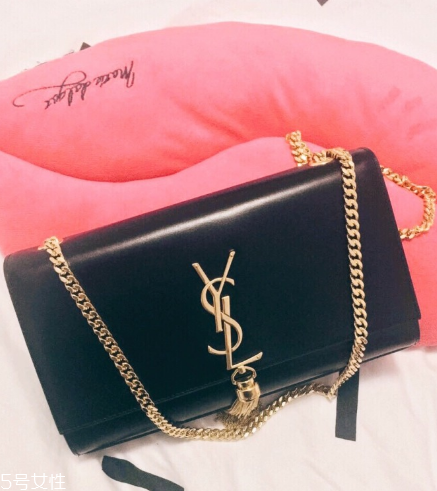 ysl流蘇包一共幾個尺寸？吸睛百分百的超級網(wǎng)紅