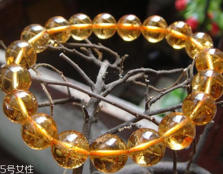 黃水晶可以戴著睡覺嗎？這些情況下不適合佩戴