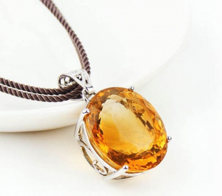 黃水晶可以戴著睡覺嗎？這些情況下不適合佩戴