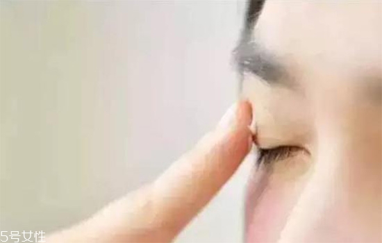 化眼妝對(duì)眼睛有害嗎？好看又迷人的眼妝