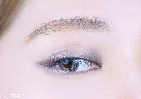 西柚色眼影怎么畫？教你畫高冷女神妝容