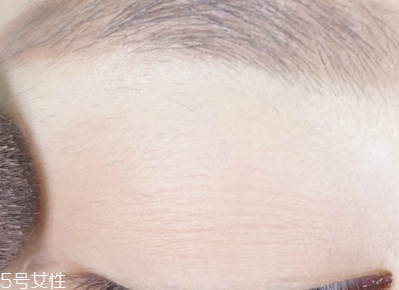 單眼皮怎么化大眼妝？媲美開眼角的大眼妝