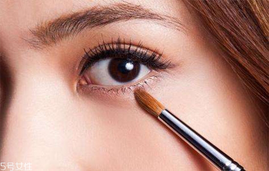 化眼妝對(duì)眼睛有害嗎？好看又迷人的眼妝